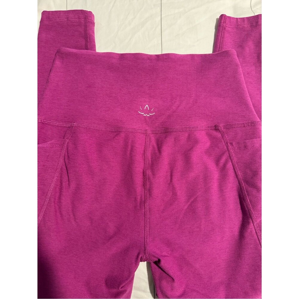 Pink Beyond Yoga Leggings with Side Pockets - Picture 4 of 4